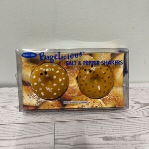 Rite Lite Bagelicious Salt and Pepper Shakers Hand Painted Ceramic Bagel SBG-SP